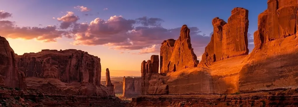Southern Utah red rock canyon at sunset